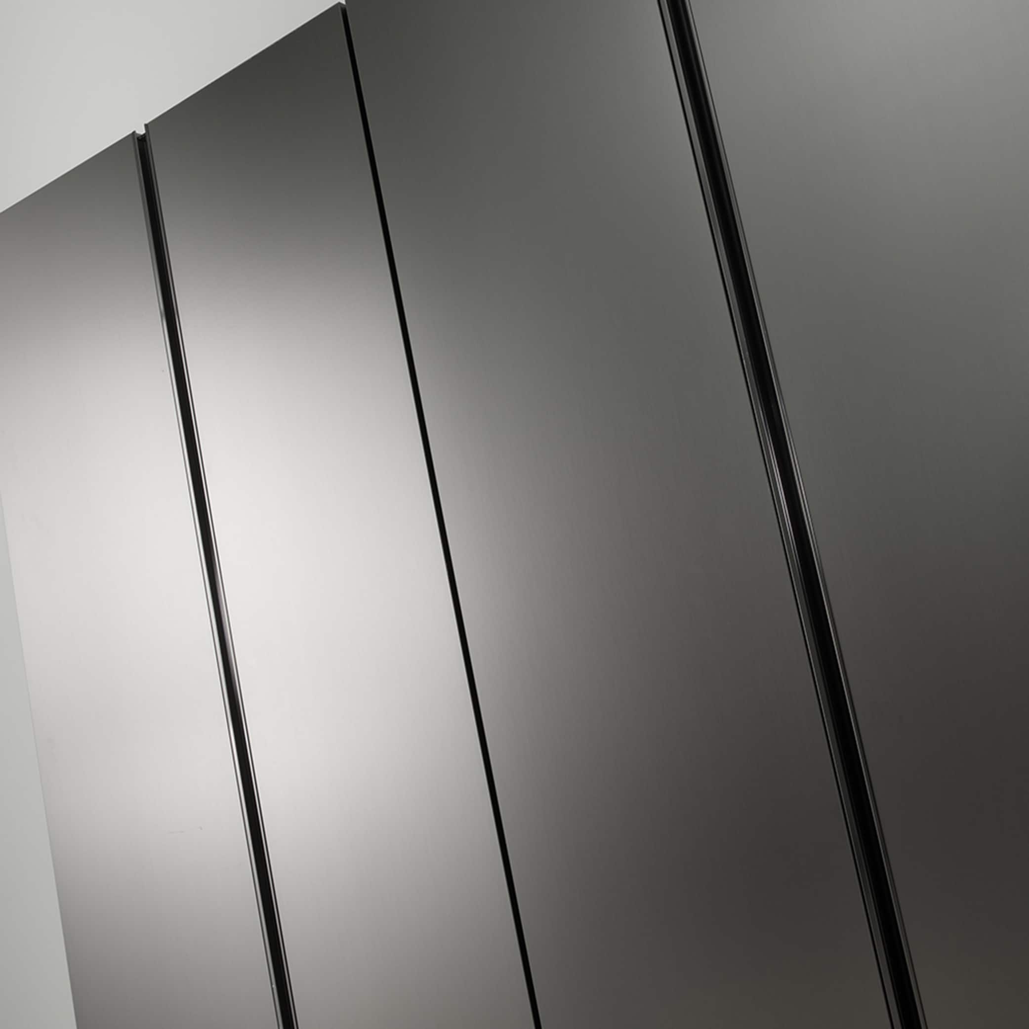 Gabinete para garaje montado en la pared de madera compuesta Klair Living Nova en gris NOVA-SC3220