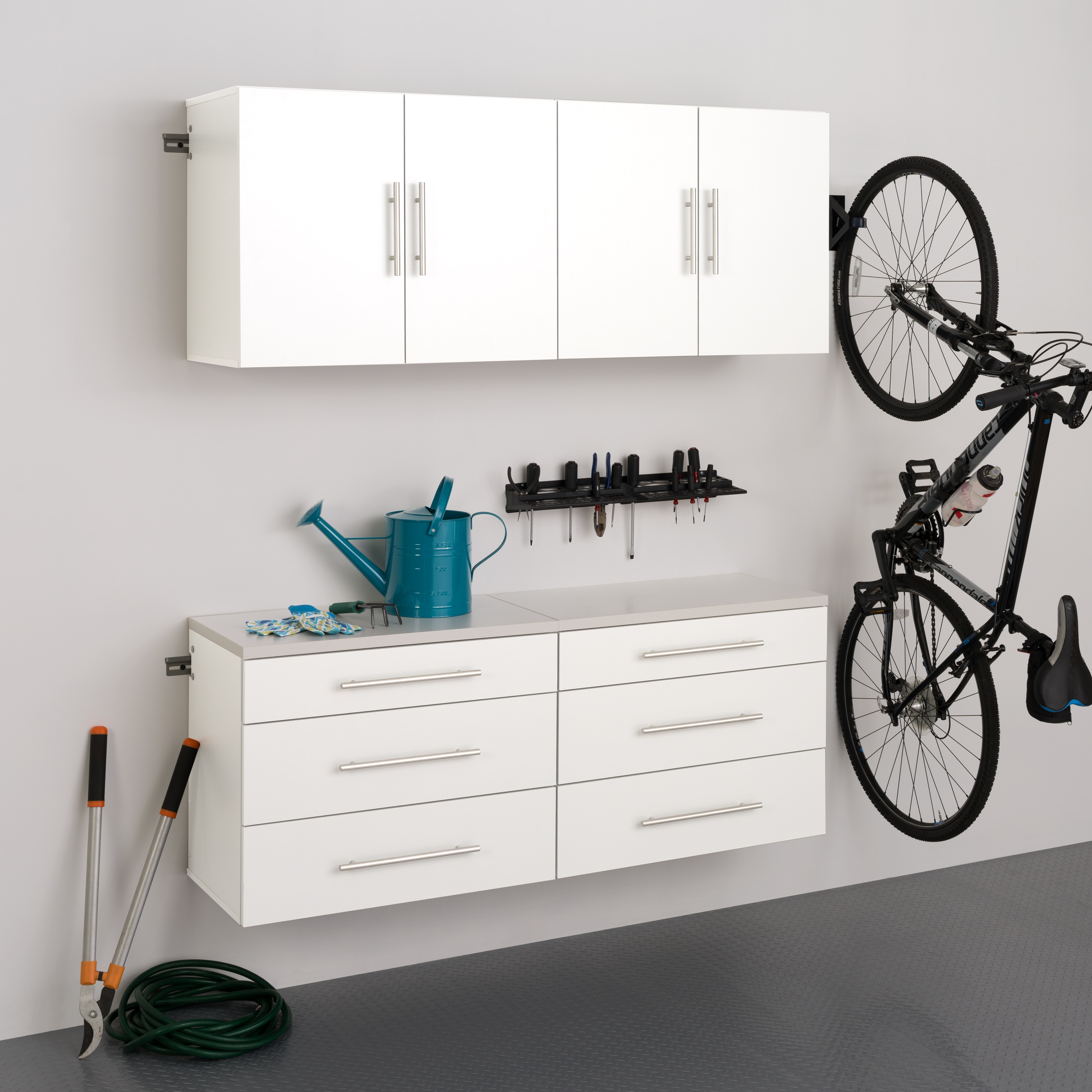 Sistema de Almacenamiento para Garage en Blanco de Madera Compuesta con 4 Gabinetes Prepac de 60 pulgadas de ancho x 72 pulgadas de alto x 16 pulgadas de profundidad WRGW-0706-4M