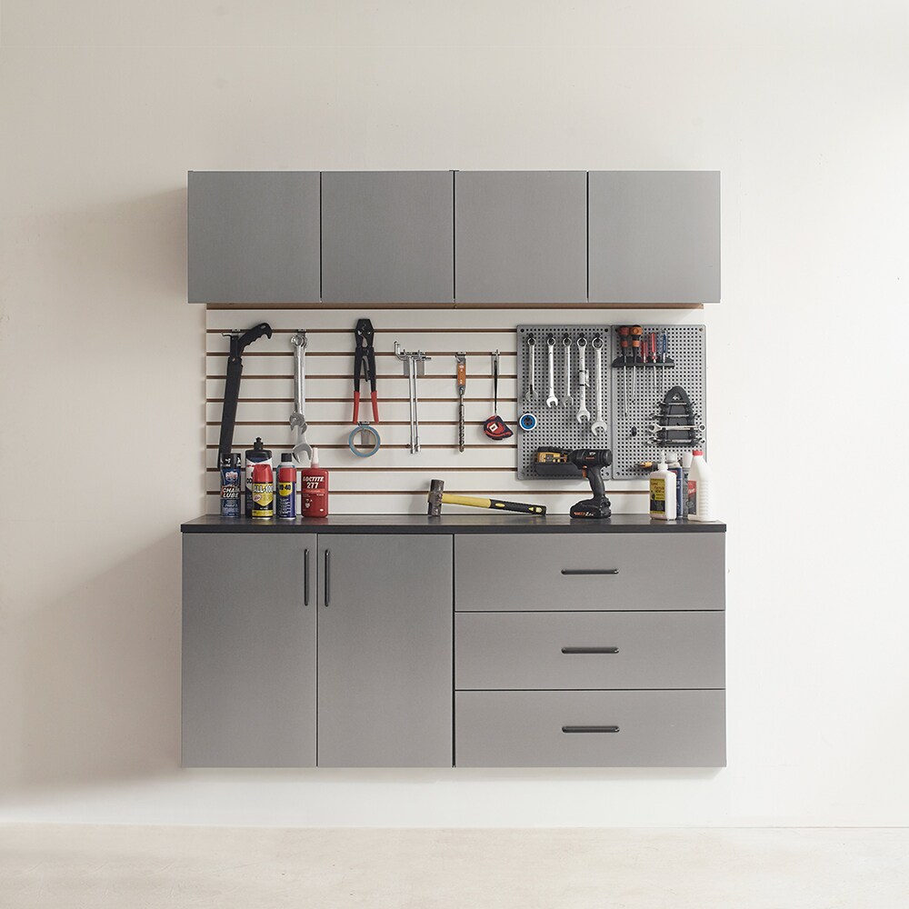 Gabinete de garaje de madera compuesta montado en la pared de la serie Astro de Klair Living de 32 pulgadas de ancho x 28 pulgadas de alto x 20 pulgadas de profundidad en color gris AST-DR3220.