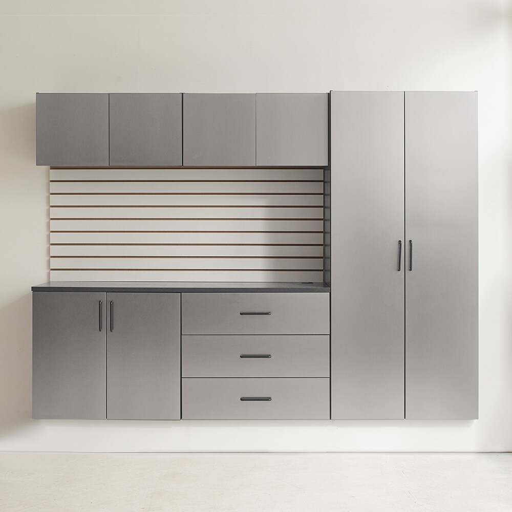 Sistema de almacenamiento para garaje en gris metálico de madera con 5 gabinetes de 96 pulgadas de ancho x 79 pulgadas de alto x 20 pulgadas de profundidad Klair Living AST-AB2CD