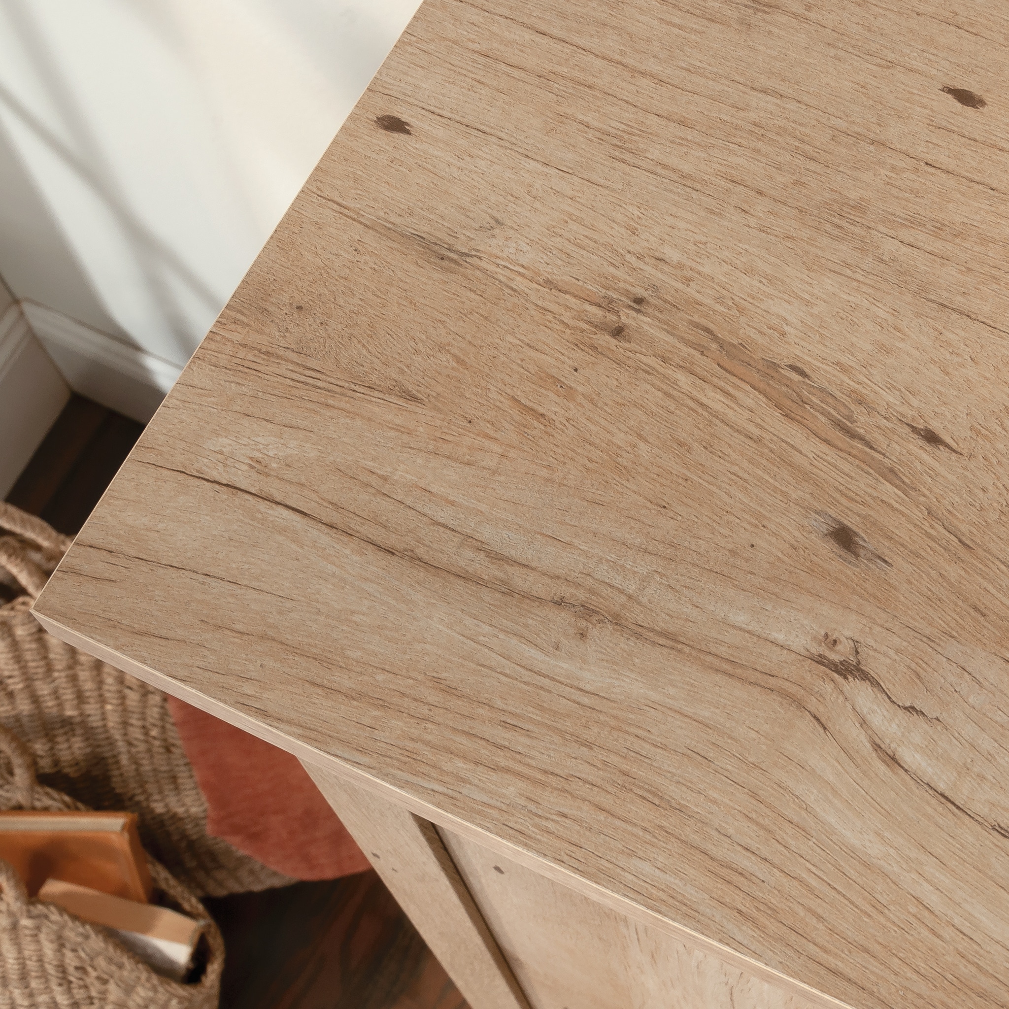 Gabinete de almacenamiento utilitario independiente de 34.882 pulgadas de ancho x 59.764 pulgadas de alto de Particleboard Prime Oak de Sauder 433964