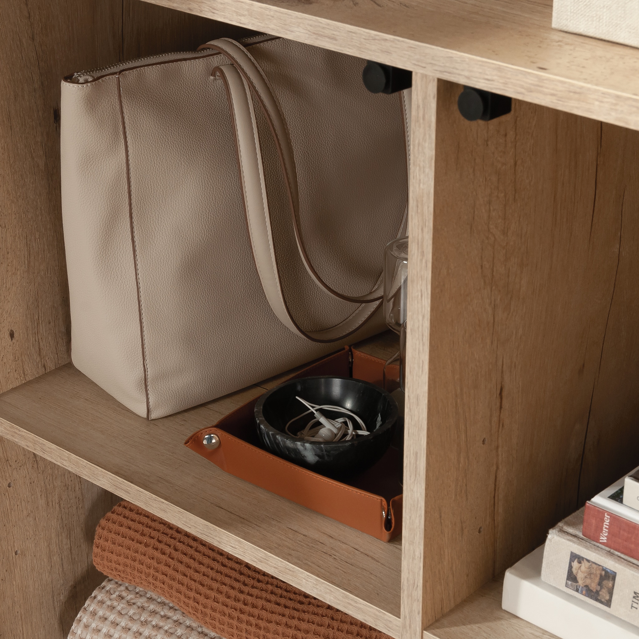 Gabinete de almacenamiento utilitario independiente de 34.882 pulgadas de ancho x 59.764 pulgadas de alto de Particleboard Prime Oak de Sauder 433964