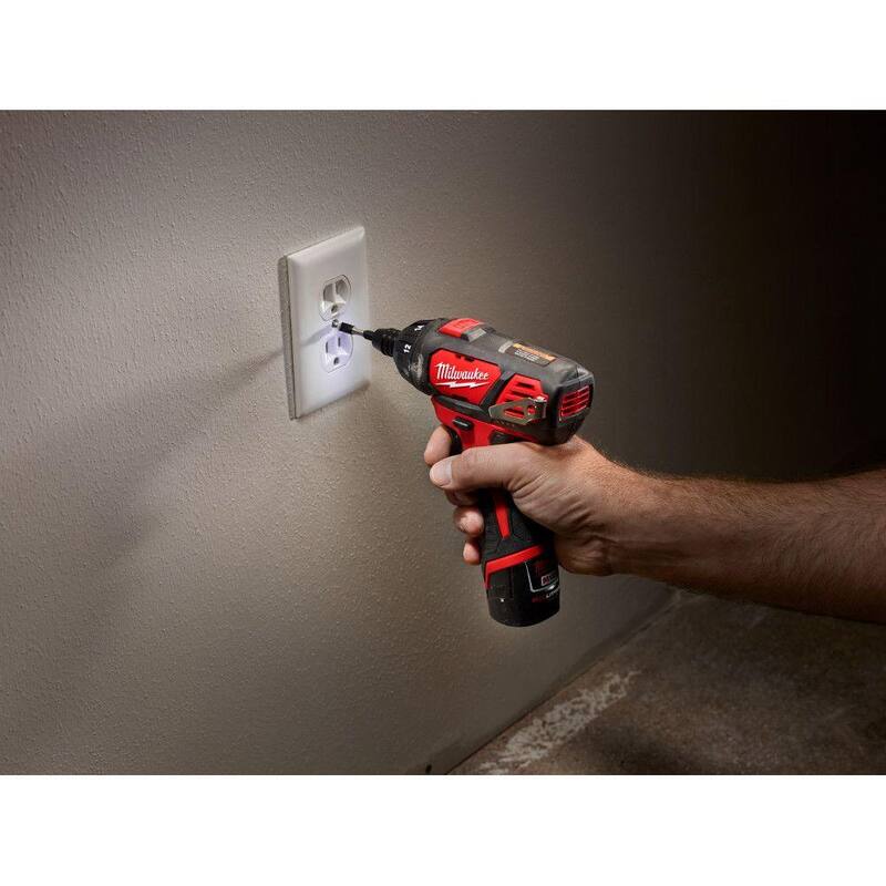 Juego de destornillador inalámbrico Milwaukee M12 12V de 1/4 de pulgada con baterías de 1.5Ah, cargador y bolsa de herramientas - 2401-22