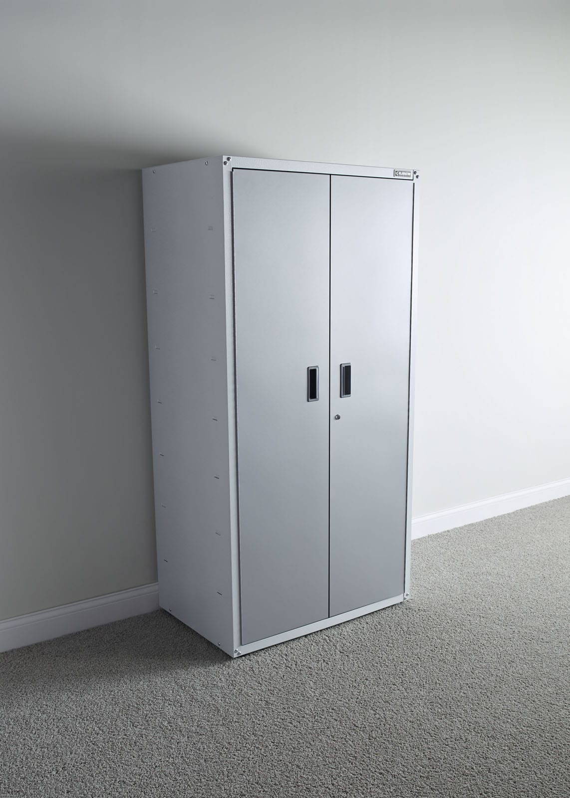 Gabinete de garaje de acero grande Gladiator Ready-to-Assemble GearBox 36.0 pulgadas de ancho x 72.0 pulgadas de alto x 18.0 pulgadas de profundidad, para piso o montado en la pared, en color blanco.
