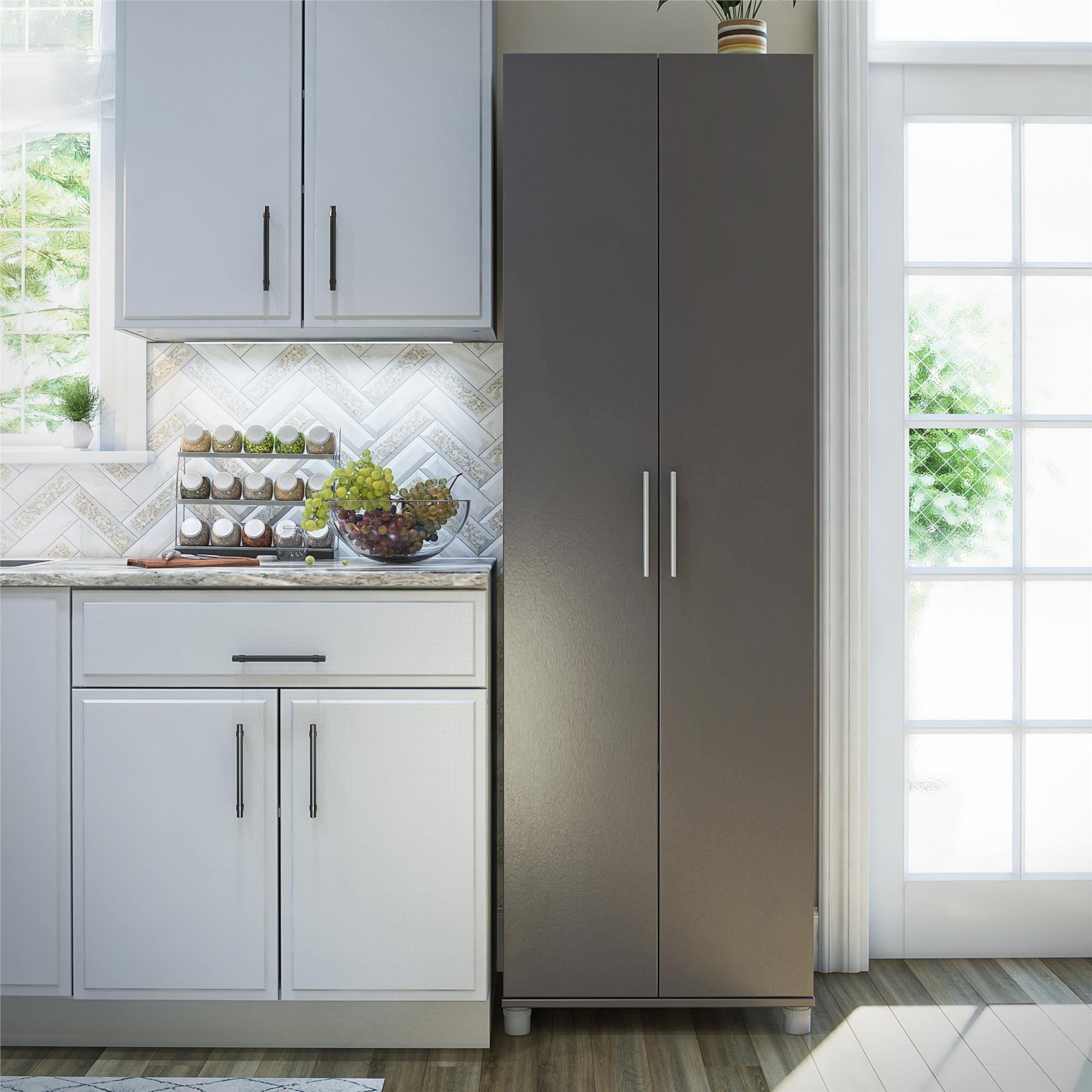 Gabinete de almacenamiento de utilidad independiente de compuesto de madera color gris grafito/gris grafito Ameriwood Home Camberly 23.7 pulgadas de ancho x 74.29 pulgadas de alto 2579408COM