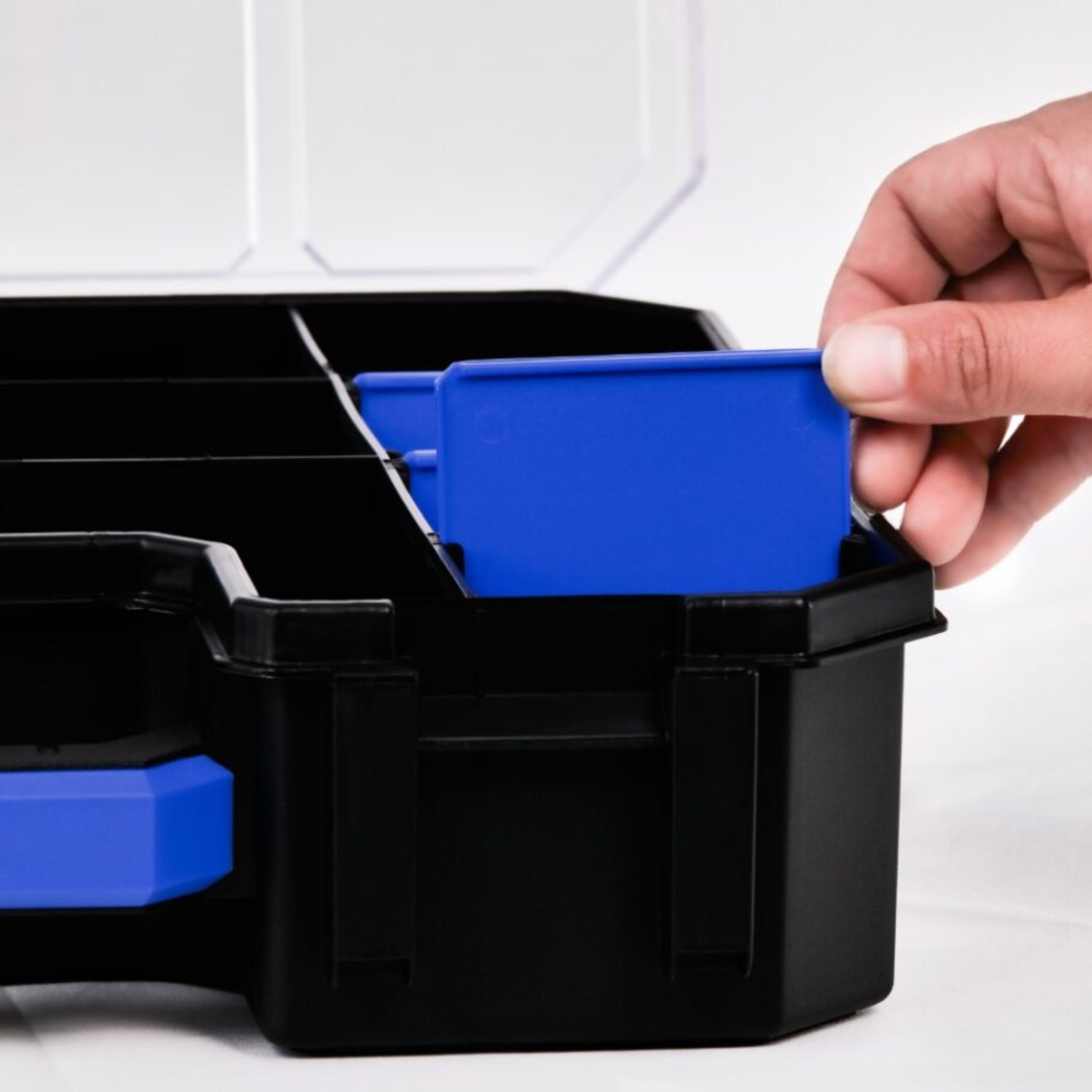Organizador de plástico grande para pequeñas piezas con 17 compartimentos Kobalt KDPD103