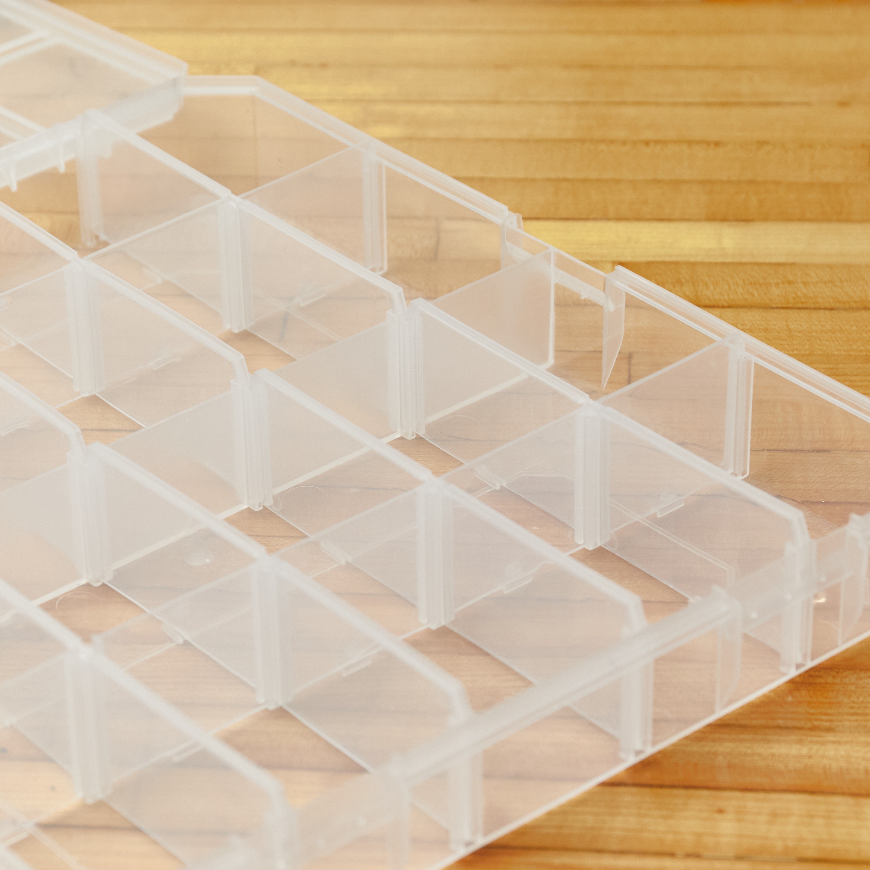 Organizador de pequeñas piezas de Project Source con 20 compartimentos de plástico, modelo 9001LW