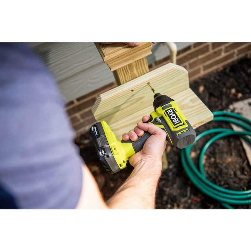RYOBI ONE+ 18V Taladro/destornillador de impacto inalámbrico de 1/4 de pulgada con kit de baterías (2) 1.5 Ah y cargador - PCL235K2