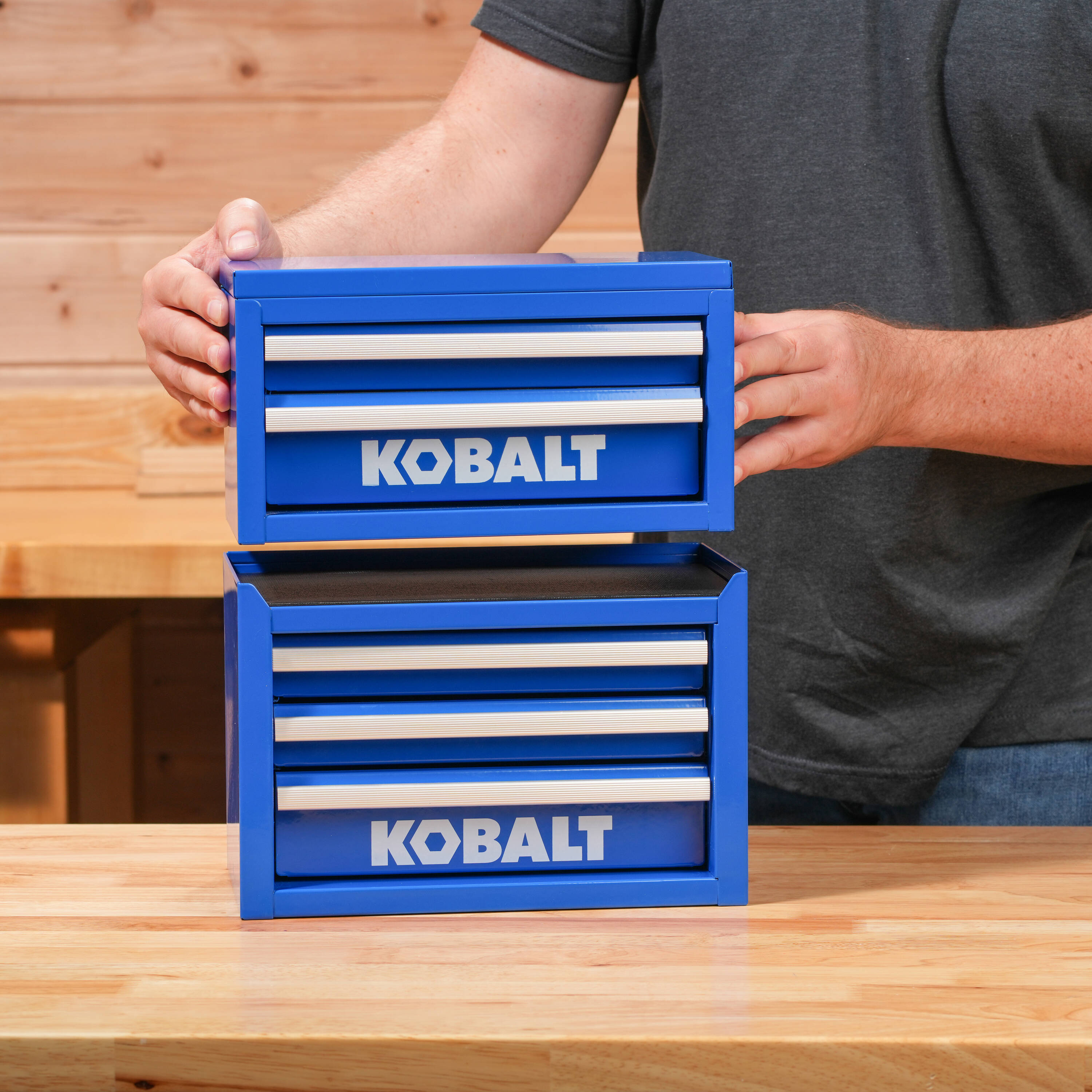 Caja de herramientas portátil mini base Kobalt de 11.1 pulgadas de ancho x 7.36 pulgadas de alto x 6.14 pulgadas de profundidad con 3 cajones de acero azul 55087