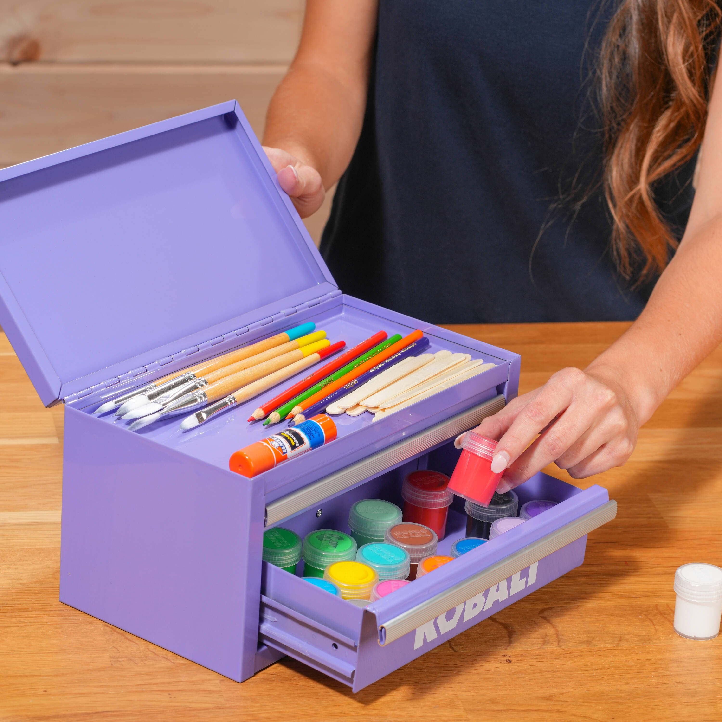 Caja de herramientas portátil mini Kobalt 10.83 pulgadas de ancho x 5.91 pulgadas de alto x 5.91 pulgadas de profundidad, 2 cajones, color lavanda de acero 55231.