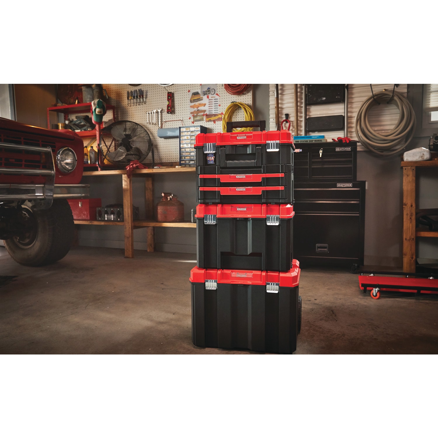 Caja de herramientas de plástico negro CRAFTSMAN VERSASTACK de 17 pulgadas de ancho x 6.87 pulgadas de alto x 12.5 pulgadas de profundidad con 2 cajones CMST17804