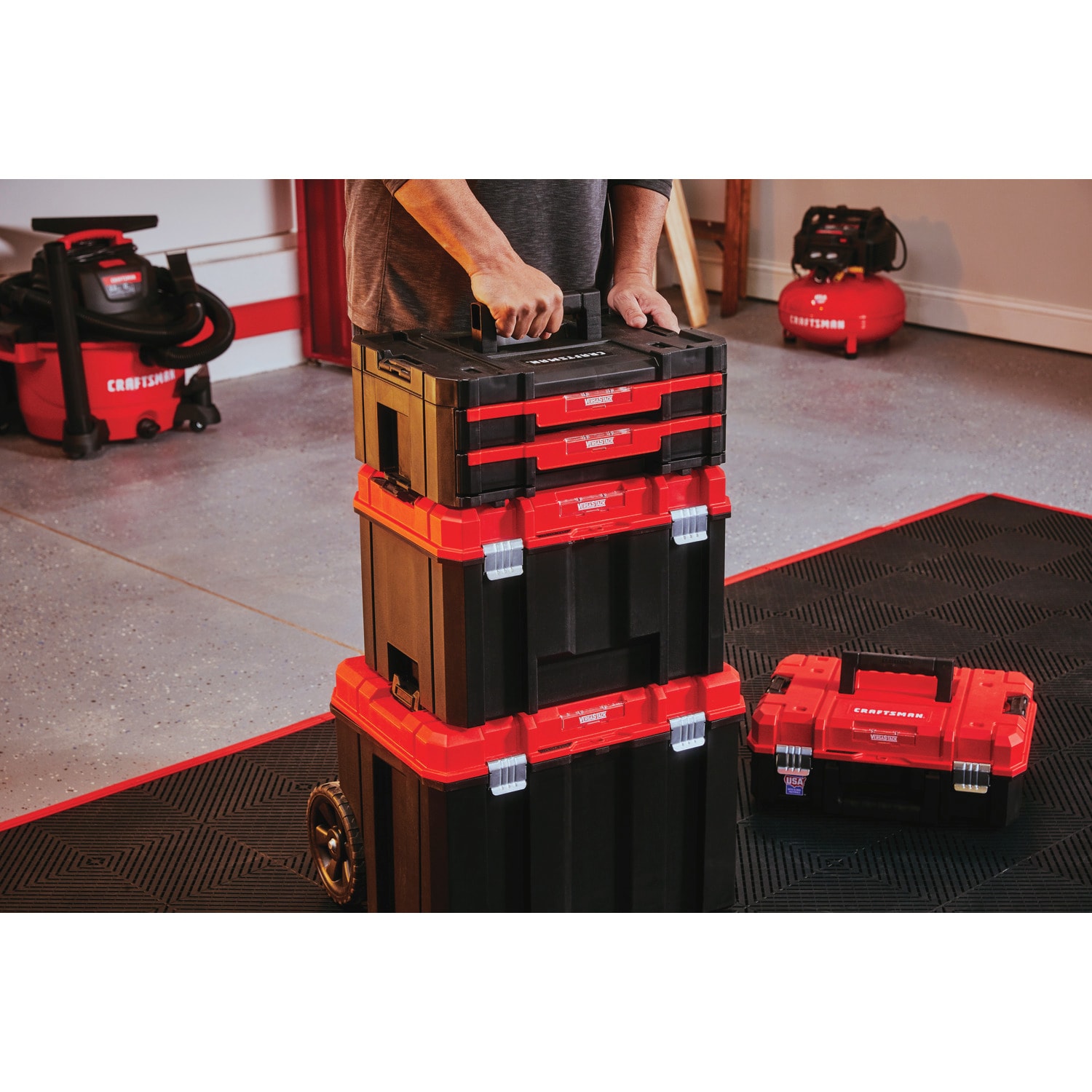 Caja de herramientas de plástico negro CRAFTSMAN VERSASTACK de 17 pulgadas de ancho x 6.87 pulgadas de alto x 12.5 pulgadas de profundidad con 2 cajones CMST17804