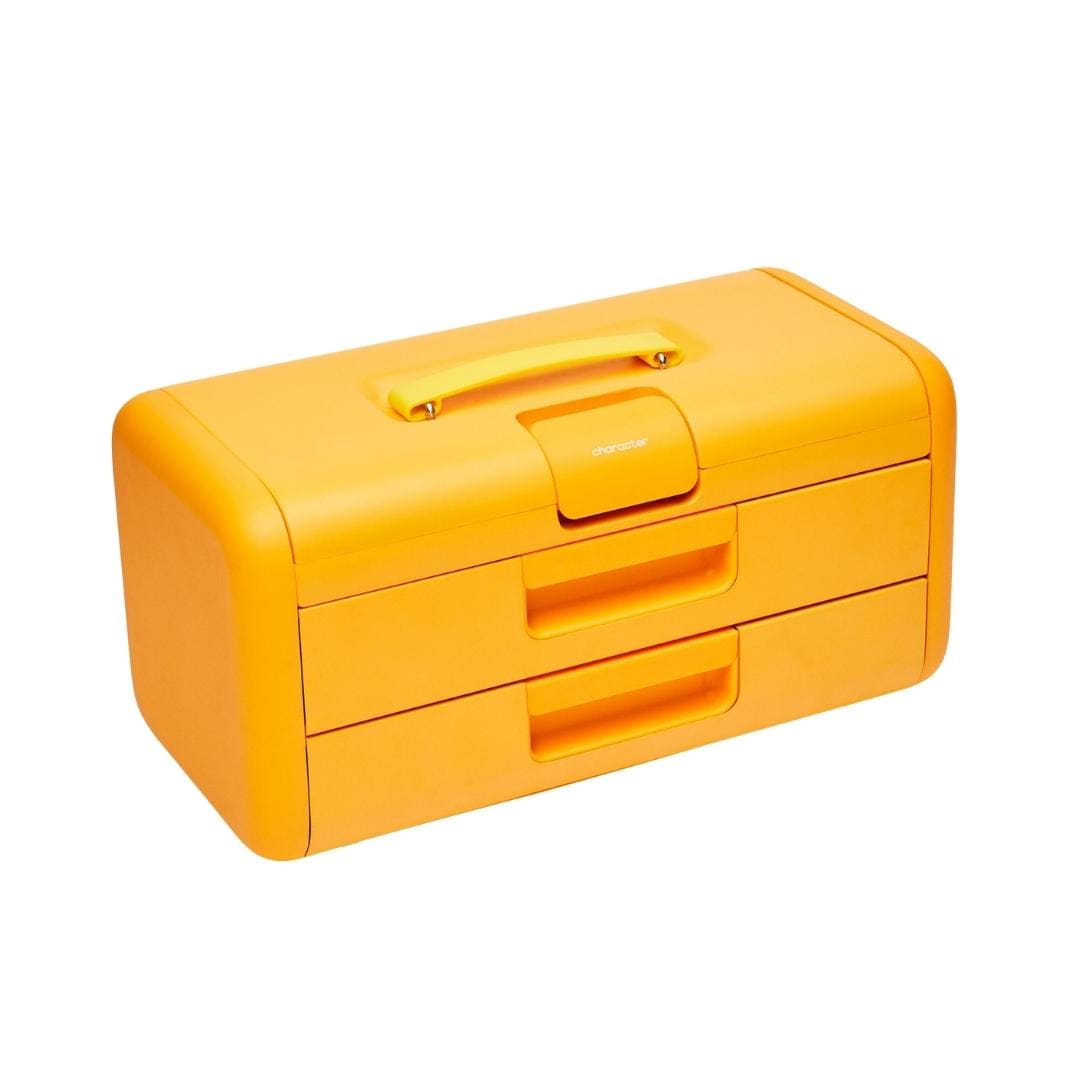 Caja de herramientas de acero amarillo de 3 cajones, tamaño 17 pulgadas de ancho x 8.25 pulgadas de alto x 8.25 pulgadas de profundidad.