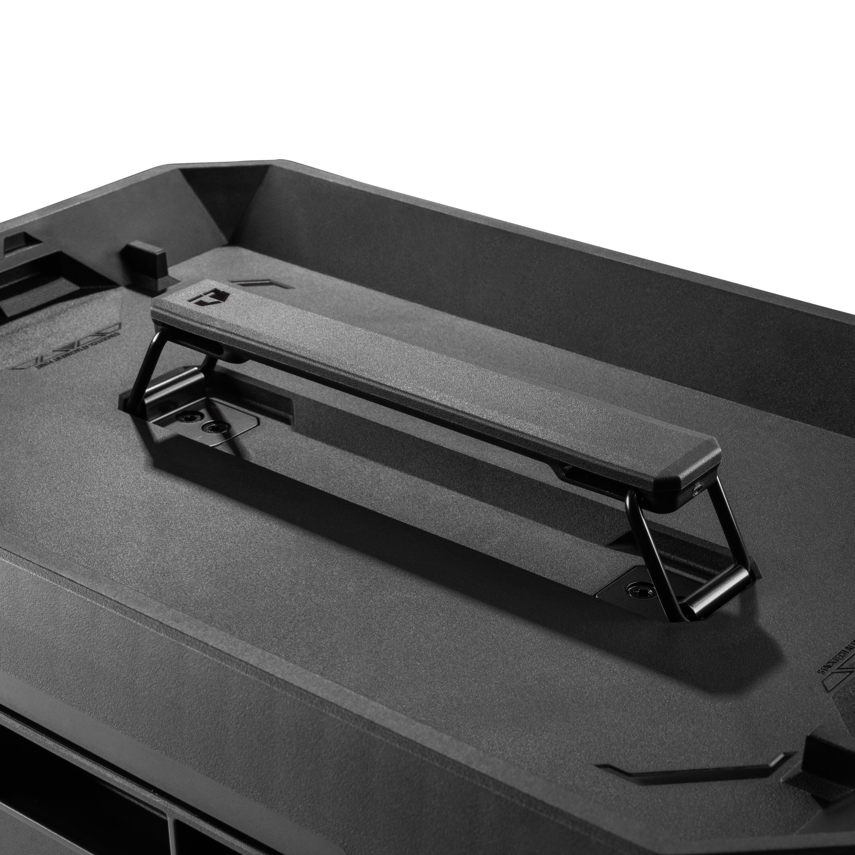 Caja de herramientas de plástico y metal TOUGHBUILT STACKTECH Compact 10.4 pulgadas de ancho x 13.5 pulgadas de alto x 16 pulgadas de profundidad TB-B1-B-60C