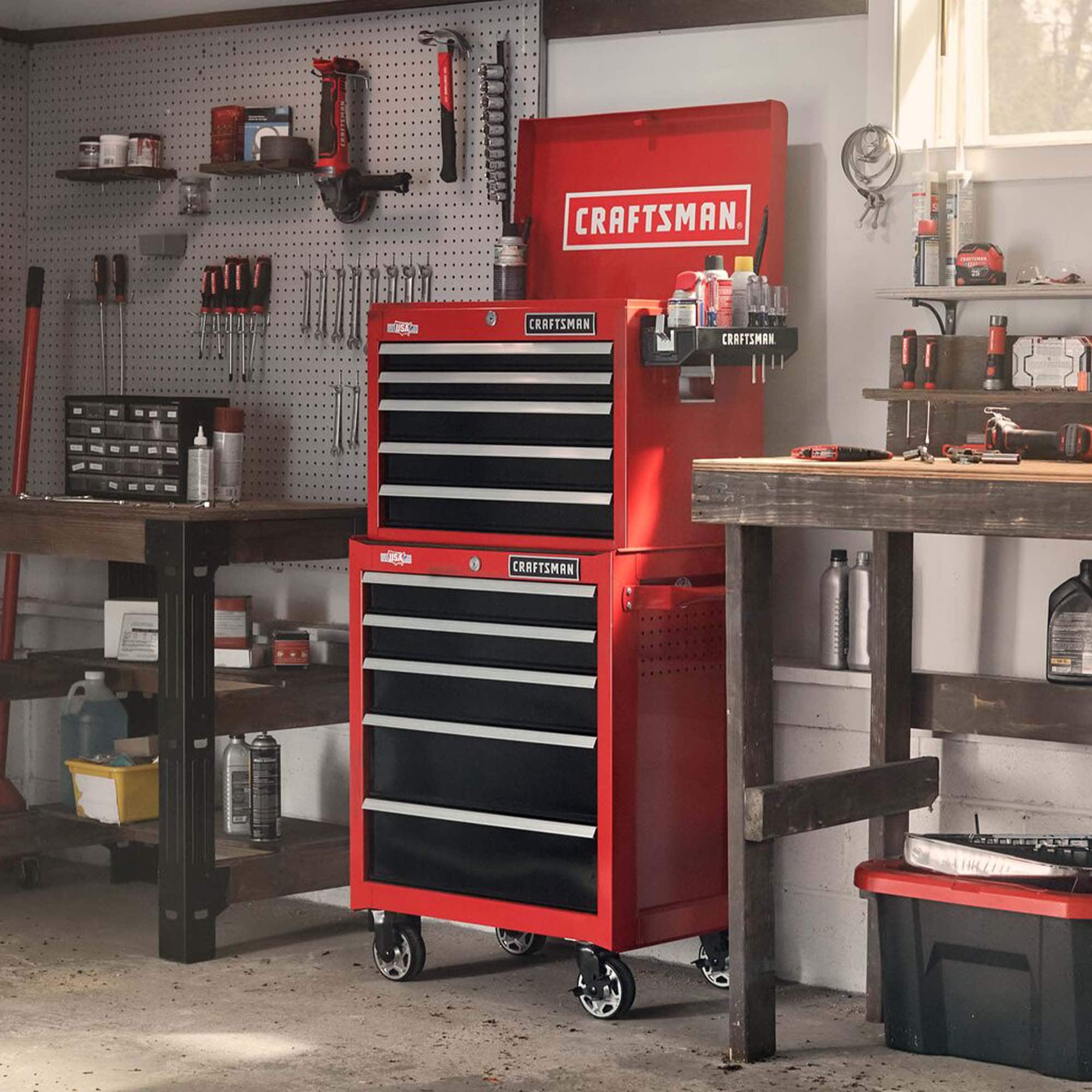 Gabinete de herramientas de acero con 5 cajones de la serie 2000 de CRAFTSMAN (rojo y negro) - 26 pulgadas de ancho x 19.75 pulgadas de alto x 16 pulgadas de profundidad (CMST98263RB)