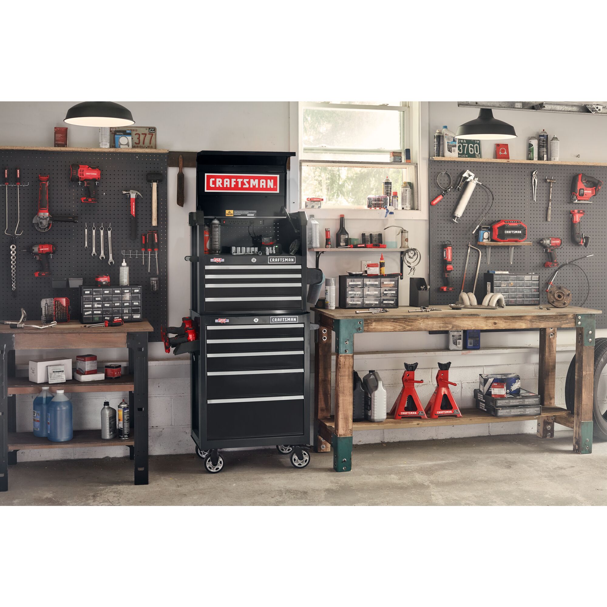 Gabinete de herramientas de acero Craftsman Serie 2000 de 26 pulgadas de ancho x 24.7 pulgadas de altura x 16 pulgadas de profundidad con 4 cajones (negro) CMST98267BK
