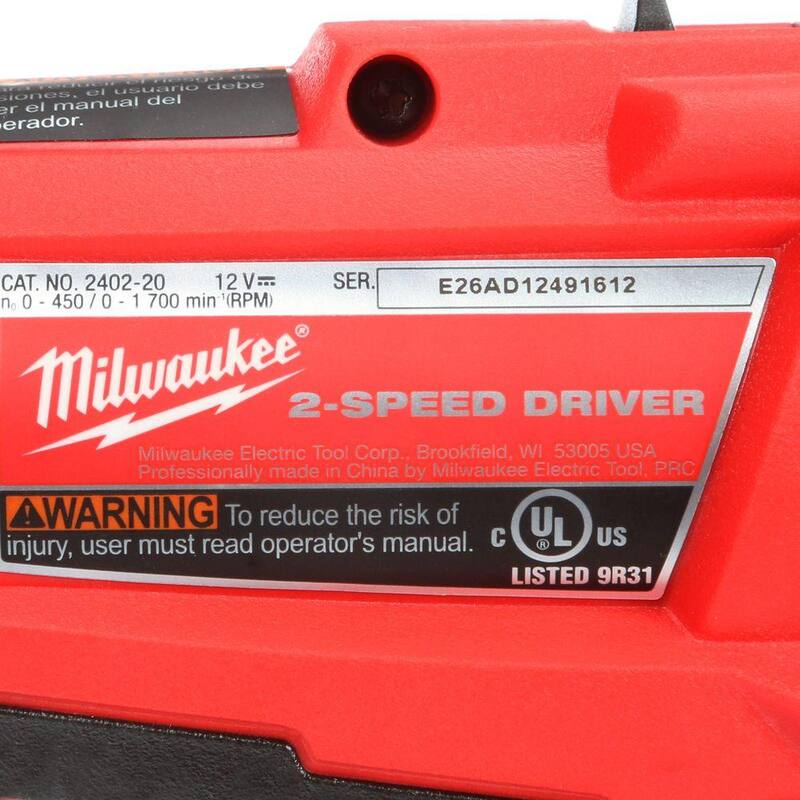 Milwaukee M12 FUEL 12V Kit de atornillador inalámbrico sin escobillas de 1/4 de pulgada con baterías de 2.0h y estuche - 2402-22