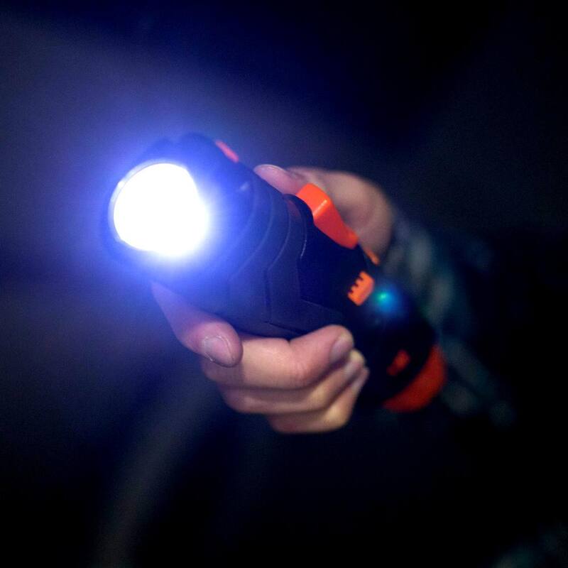 Destornillador eléctrico inalámbrico recargable de iones de litio WEN de 4 voltios máximo con linterna y estuche de transporte y más de 40 accesorios - 49140