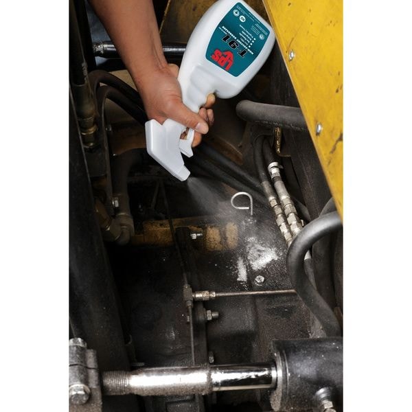 Limpiador y desengrasante multiusos Lps, botella de spray de 28 oz, líquido, incoloro a amarillo claro - 06328