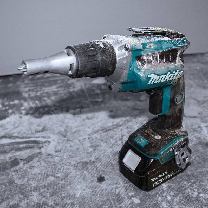 Juego de destornillador inalámbrico para paneles de yeso Makita 18V 5.0Ah LXT de iones de litio sin escobillas - XSF03T