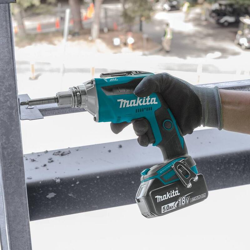 Juego de destornillador inalámbrico para paneles de yeso Makita 18V 5.0Ah LXT de iones de litio sin escobillas - XSF03T