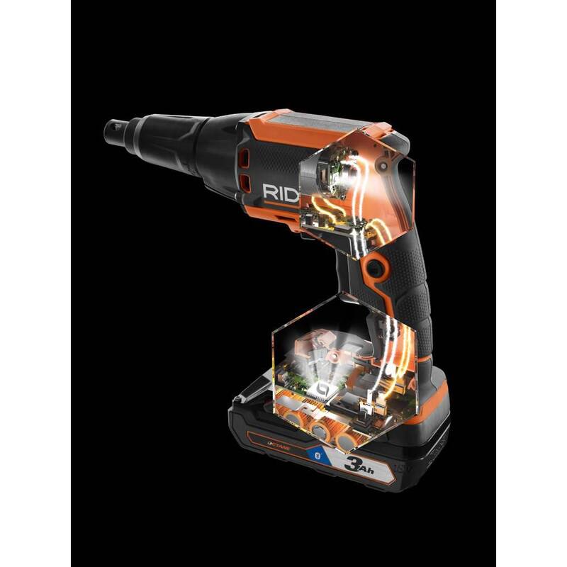 Atornillador inalámbrico para tabla de yeso RIDGID 18V sin escobillas con accesorio de carga con batería de iones de litio de 18V y 4.0 Ah - R86630B-AC87004