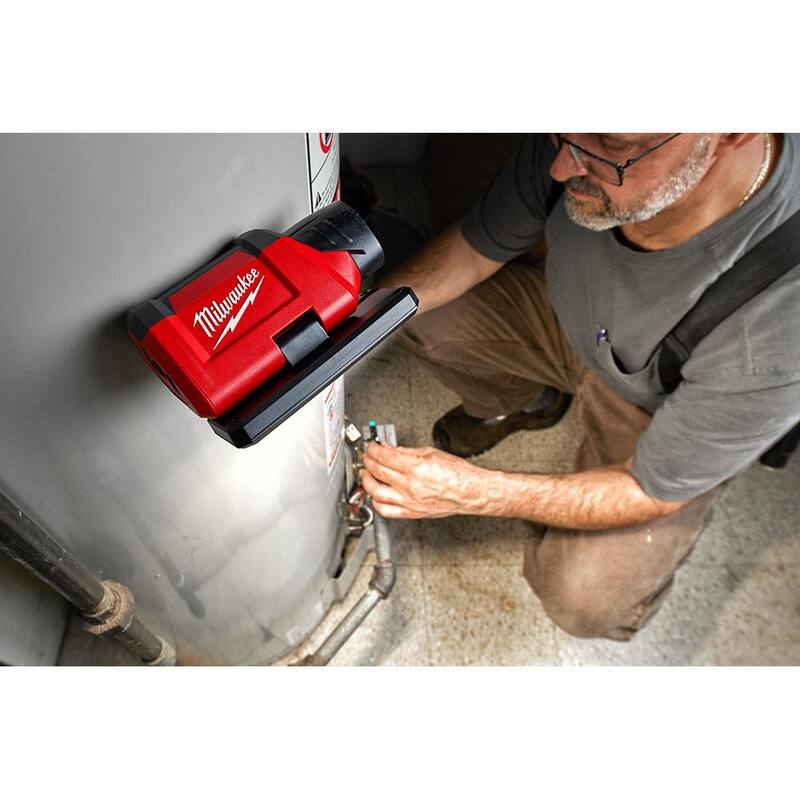 Kit destornillador inalámbrico Milwaukee M12 12V de 1/4 de pulgada con batería de iones de litio y luz de inundación de 700 lúmenes con servicio y reparación M12 y carga USB - 2401-22-2367-20.