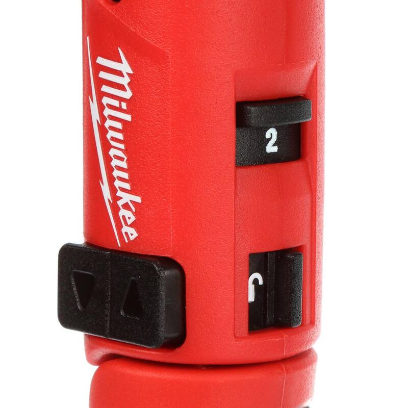 Milwaukee M4 Juego de taladro atornillador inalámbrico de 4V de iones de litio de 1/4 pulgadas con 2 baterías + Juego de puntas de impacto SHOCKWAVE y adaptador de ángulo recto - 2101-22-48-32-5158