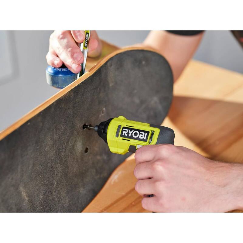 Desarmador múltiple de cabeza RYOBI USB con batería de 2.0 Ah y cable de carga con batería USB de litio de 2.0 Ah (paquete de 2) - FVD51K-FVB202