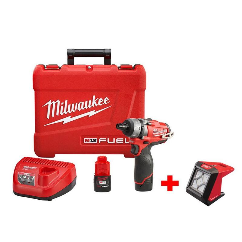 Milwaukee M12 FUEL 12V Inalámbrico Ión de Litio 1/4 in. Destornillador de 2 Velocidades Kit con Luz de Inundación Compacta M12 (Herramienta solamente) - 2402-22-2364-20