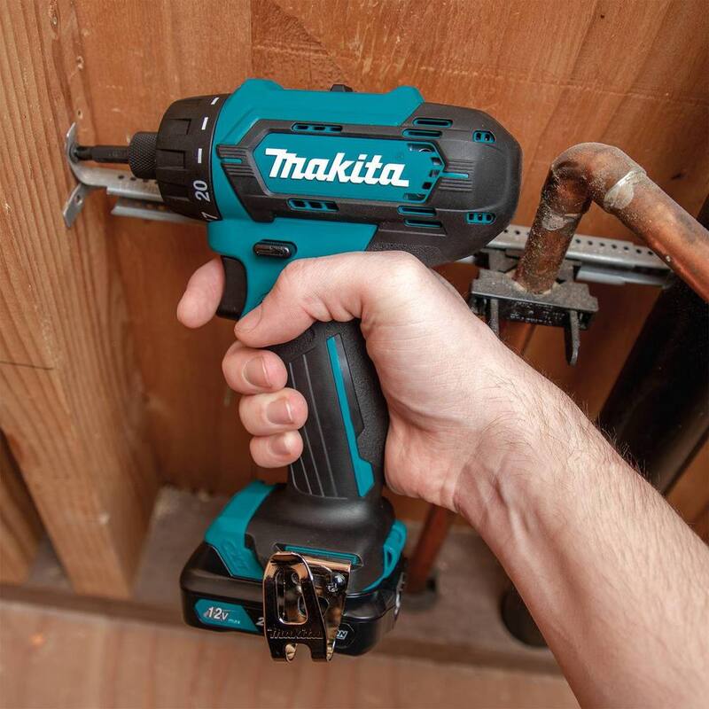 Kit destornillador inalámbrico de 12V máx CXT de iones de litio 1/4 de pulgada de Makita, 2.0Ah - FD10R1