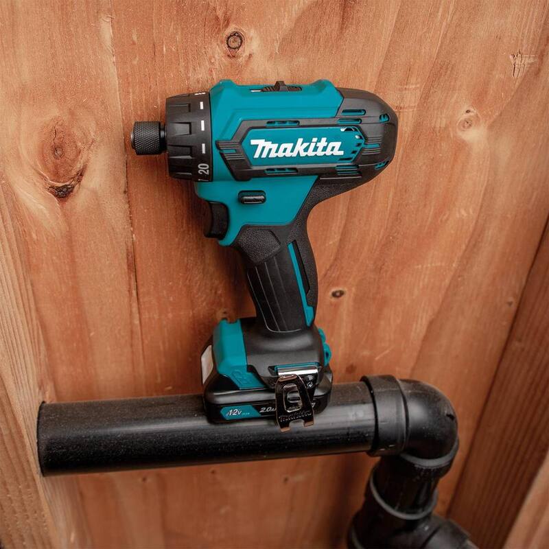 Kit destornillador inalámbrico de 12V máx CXT de iones de litio 1/4 de pulgada de Makita, 2.0Ah - FD10R1
