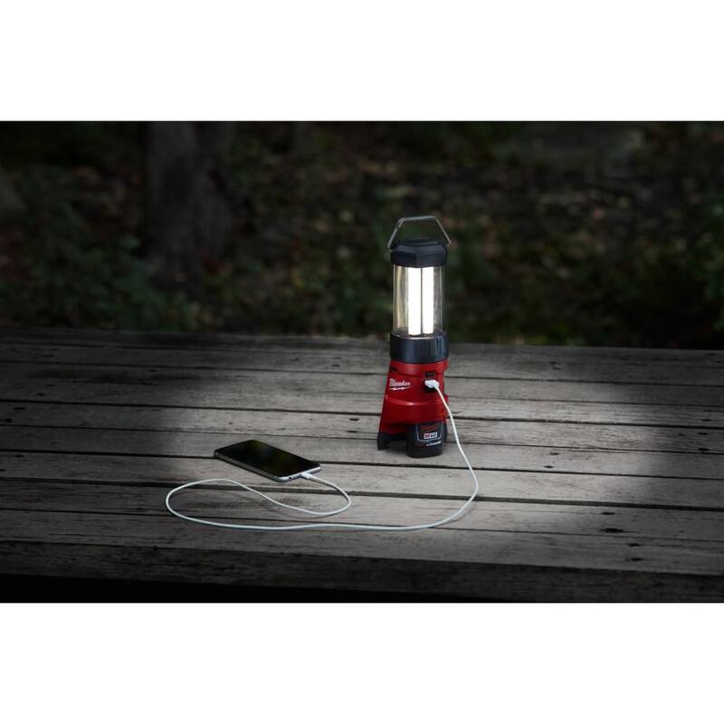 Milwaukee M12 12V Li-Ion Inalámbrico destornillador de 1/4 in. con kit de linterna / luz de problemas LED M12 400 lúmenes con carga USB - 2401-22-2362-20