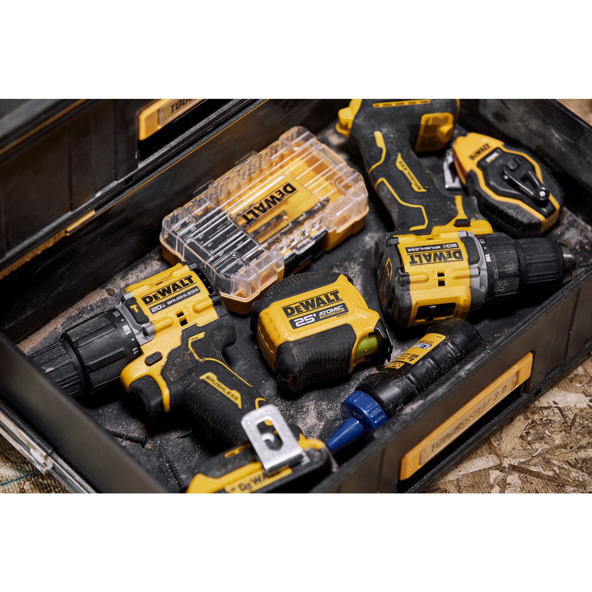 DEWALT Juego de 14 piezas de brocas helicoidales recubiertas de negro y dorado HSS de longitud estándar Jobber - DWA1184