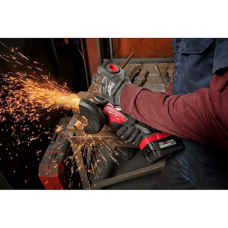 Martillo rotativo Milwaukee M18 FUEL de 18V con tecnología de litio-ion sin escobillas de 1 pulgada SDS-Plus con amoladora y dos baterías de 6.0 Ah - 2912-20-2880-20-48-11-1862