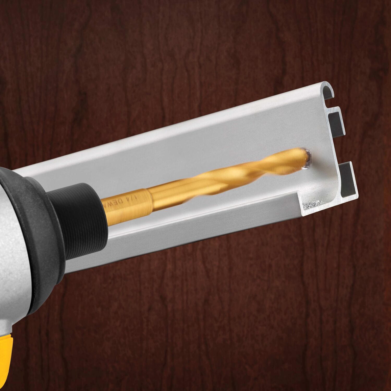 Broca helicoidal de longitud estándar DEWALT DEWALT de 1/4 de pulgada x 3-3/16 pulgadas con recubrimiento de nitruro de titanio HSS - DD5116