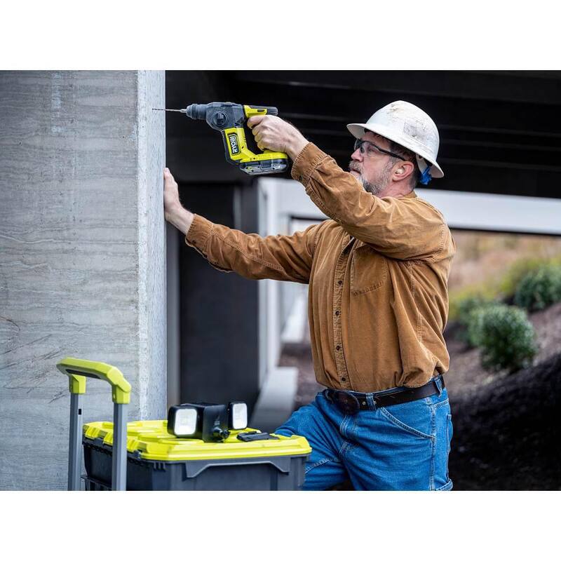 RYOBI ONE+ HP 18V Martillo Rotativo SDS Compacto Inalámbrico Brushless de 5/8 pulg. con Kit de Batería de Alto Rendimiento de 2.0 Ah y Cargador - PSBRH01K1