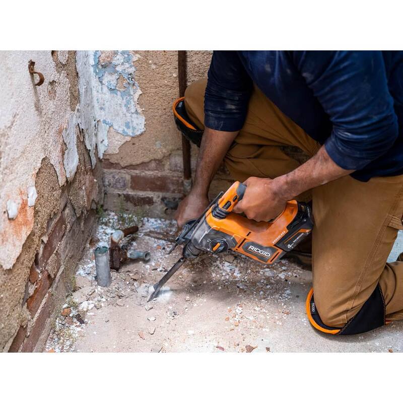 RIDGID 18V Martillo Rotativo SDS-Plus inalámbrico sin escobillas de 1 pulgada con kit de batería de salida MAX de 18V 4.0Ah y cargador rápido - R86712B-AC9840