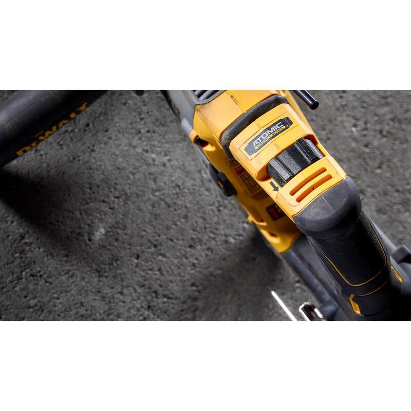 DEWALT ATOMIC 20V MAX Taladro martillo SDS Plus ultra compacto inalámbrico sin escobillas de 5/8 pulgadas (Herramienta solamente) - DCH172B