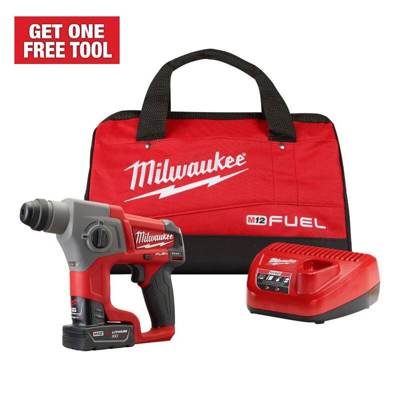 Martillo rotativo inalámbrico Milwaukee M12 FUEL de 12V con tecnología de iones de litio sin escobillas de 5/8 pulgadas SDS-Plus, incluye un kit con una batería de 4.0Ah y una bolsa - 2416-21XC.