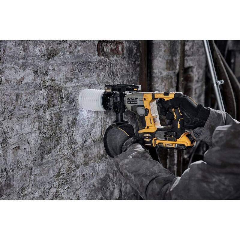 Martillo rotativo DEWALT 20V Max de 5/8 pulgadas con tecnología inalámbrica de iones de litio sin escobillas SDS PLUS y kit con dos baterías de 2.0 Ah y cargador - DCH172D2