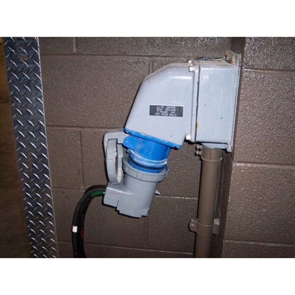 Clavija y enchufe de clavija angulada IEC de Hubbell Wiring Device-Kellems, 60A 120/208V, 4P 5W - A560P9