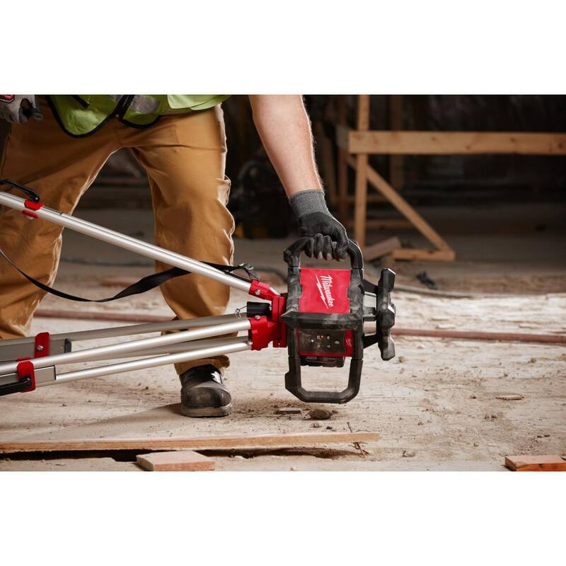 Kit de Nivel Láser Rotativo Interior Verde Milwaukee M18 de 1000 ft. con Control Remoto/Receptor y Soporte de Montaje en Pared con Trípode de Nivel Láser Rotativo - 3702-21-48-35-3700