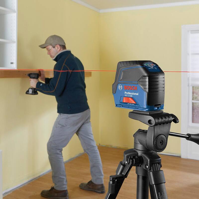 Nivel láser de líneas cruzadas de 65 pies con puntos de plomada, autonivelante, incluye estuche rígido y soporte de precisión - GCL 2-160 de Bosch