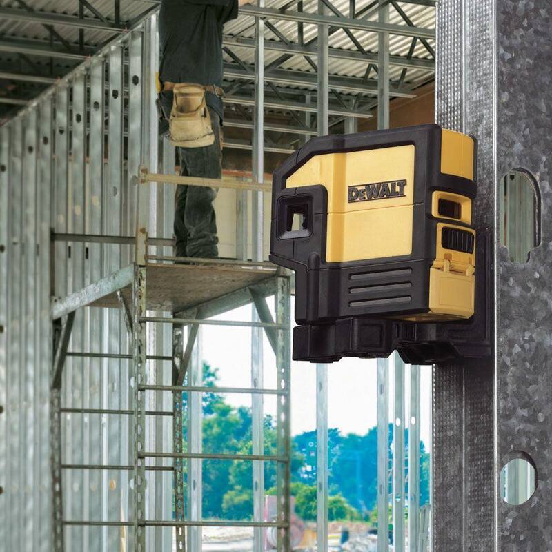 Nivel láser autonivelante DEWALT de 165 pies con 5 puntos rojos y línea horizontal, con (3) pilas AA y estuche - DW0851