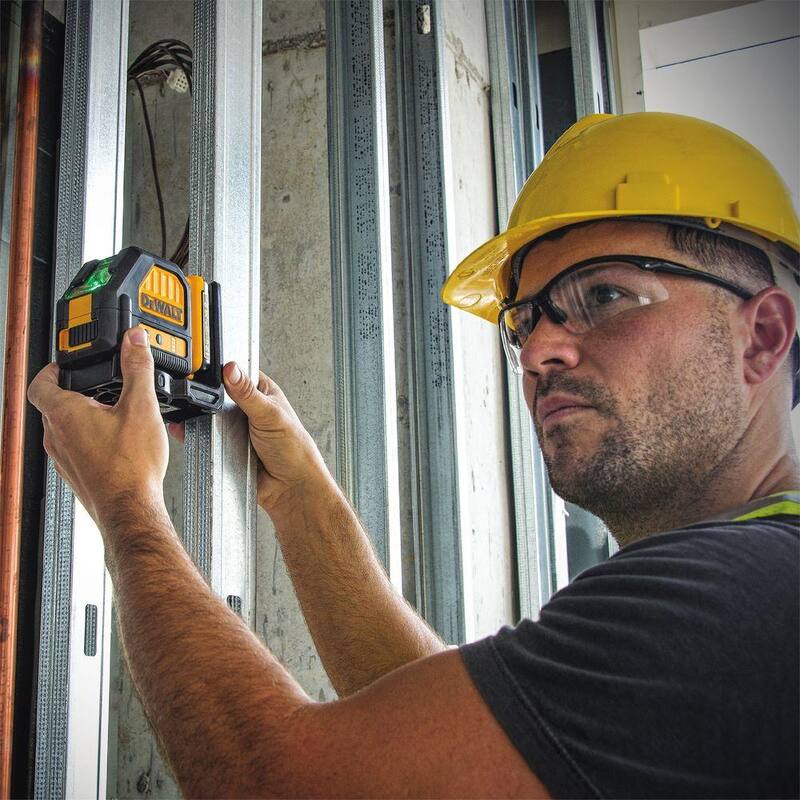Nivel láser de líneas cruzadas autonivelante verde DEWALT 12V MAX de 165 pies con batería de 2.0Ah, cargador y estuche - DW088LG-QU