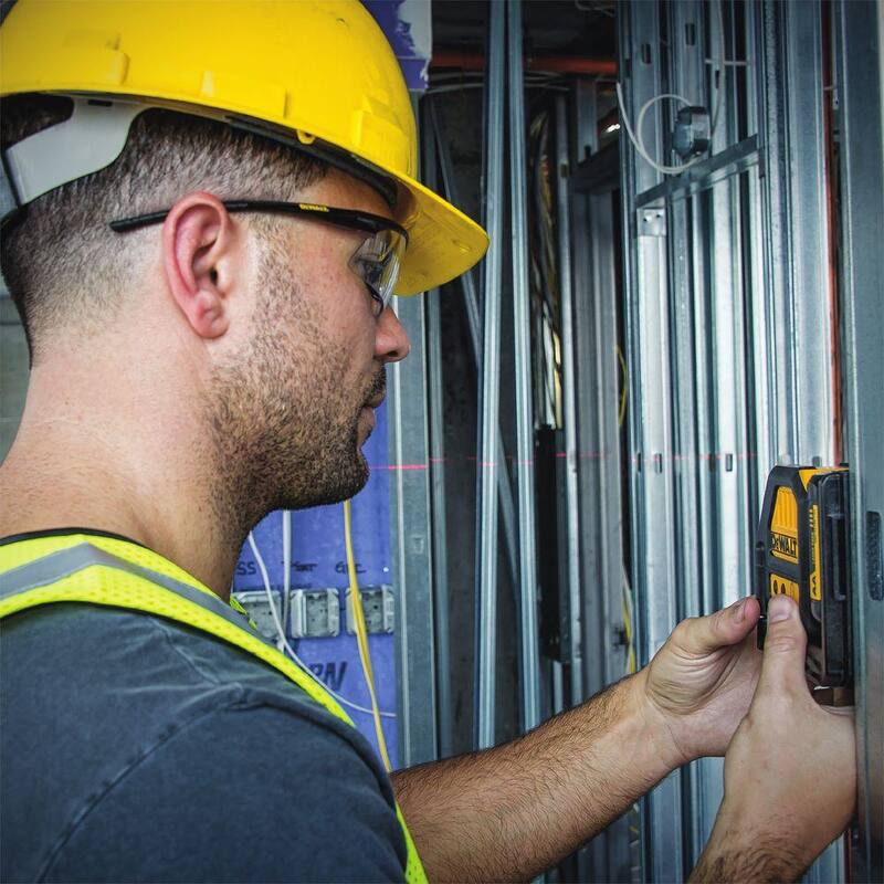 Kit de nivel láser de línea cruzada autonivelante rojo de 165 pies con batería de iones de litio DEWALT 12V MAX y trípode ajustable y portátil - DW088LRWDW0881T