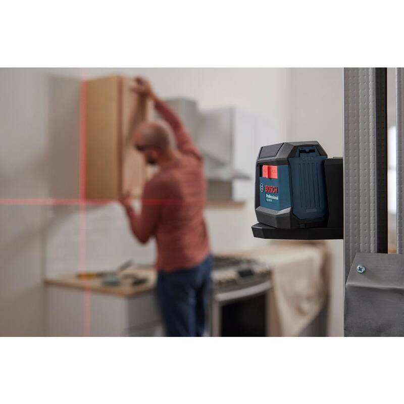 Bosch 50 pies. Nivel láser de líneas cruzadas autonivelante de haz rojo de doble poder con trípode compacto de altura ajustable - GLL50-20+BT150