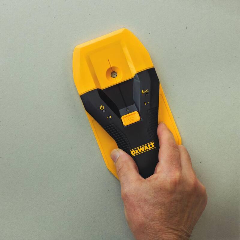 Nivel láser de líneas cruzadas autonivelante verde DEWALT de 165 pies y localizador de montantes de 1-1/2 pulgadas con (3) pilas AAA y estuche - DW088CGW0150