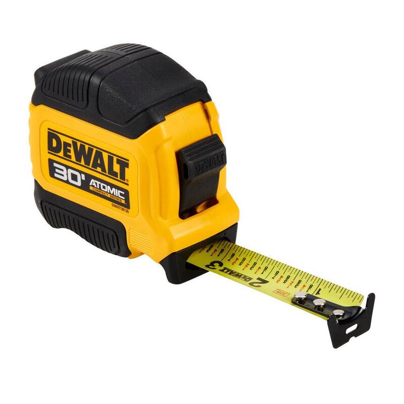 Cinta métrica DEWALT ATOMIC de 30 pies x 1-1/8 pulgadas - DWHT38130S